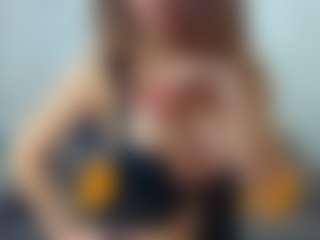 Live cam show with KateNotley - Brown Hair MILF on Soda Cam