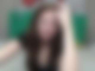 Live cam show with MeganPirs - Skinny on Camsoda
