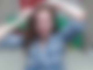 Live cam show with MeganPirs - Flashing on StripNow