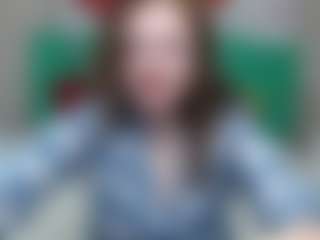 Live cam show with MeganPirs - Drinking on crypto-cams