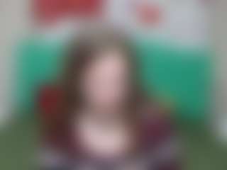 Live cam show with MeganPirs - Brown Hair on Hubzter Live