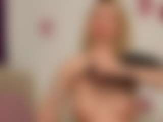 Live cam show with MilkyJulyG - Mature on AdultVida.com