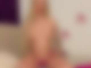 Live cam show with MilkyJulyG - Middle Aged on instabang