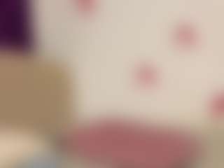 Live cam show with MilkyJulyG - Average on sexylivex.com