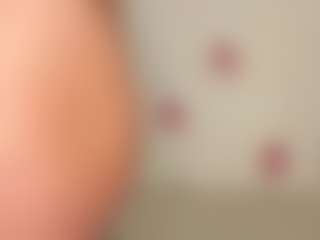 Live cam show with MilkyJulyG - Mature on googirlz