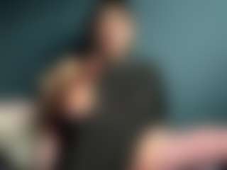 Live cam show with Auesha - Young Adult on CamClone