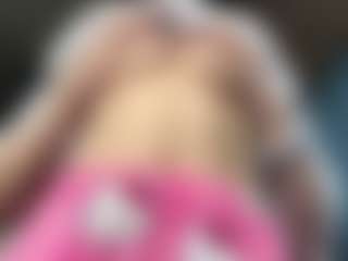 Live cam show with Auesha - Natural on Camming Site