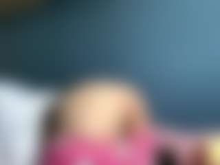 Live cam show with Auesha - Cute on Free Soda