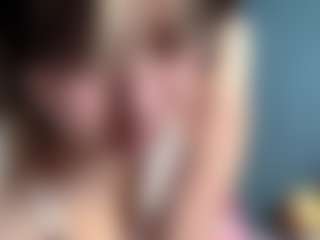 Live cam show with Auesha - Moaning on Camming Site