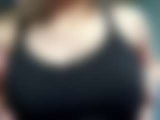 Live cam show with Auesha - Smoking on Camsoda