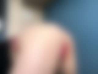 Live cam show with Auesha - Pornstar Public on Fapmatic.com