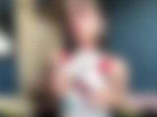 Live cam show with Auesha - Public Curvy on Milfs Live