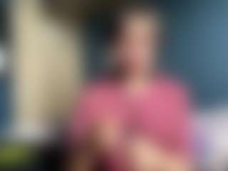 Live cam show with Auesha - Skinny Teen (18+) on Gym Cam Girls