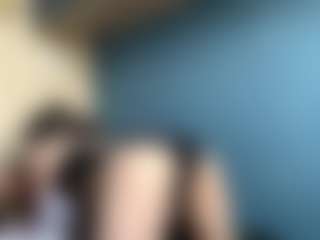 Live cam show with Auesha - Smoking on Hubzter Live