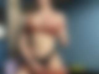 Live cam show with Auesha - Hairy Pussy on livesuperchat.net