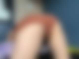 Live cam show with Auesha - Facial on Camsoda