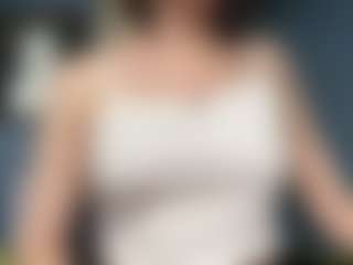 Live cam show with Auesha - Brown Eyes Toys on Camming Site