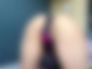 Auesha's Live Sex Cam Show
