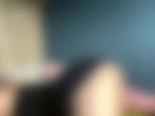 Live cam show with Auesha - Dildo Or Vibrator on Cam Slut