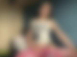Live cam show with Auesha - Curvy Toys on camtv