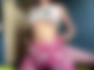 Live cam show with Auesha - Facial on Camsoda