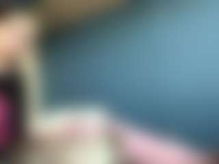 Live cam show with Auesha - College on Camsoda