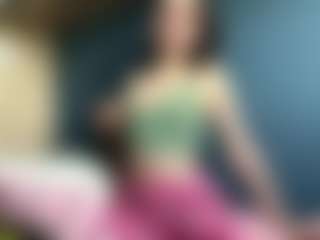 Live cam show with Auesha - College Teen (18+) on xblisslive.com