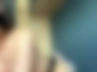 Live cam show with Auesha - Public Toys on xblisslive.com
