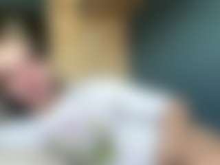 Live cam show with Auesha - Young Adult on Camsoda