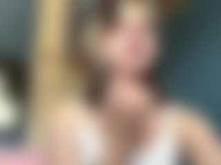 Show de cam en vivo con Auesha - Striptease en Camsoda