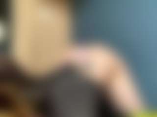 Live cam show with Auesha - Public Lovense on Camsoda