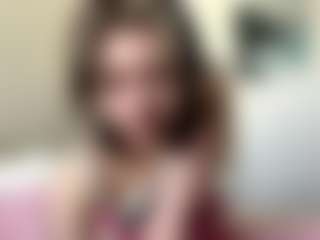 Live cam show with Auesha - Dildo Or Vibrator on AdultVida.com