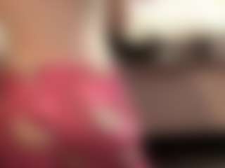 Live cam show with Auesha - Fingering on Fling VIP Chat