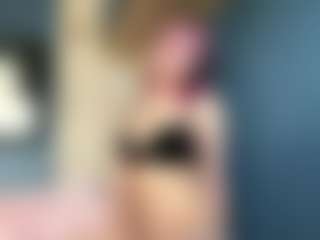 Live cam show with Auesha - Big Ass on AdultVida.com