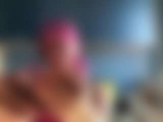 Live cam show with Auesha - Curvy Young Adult on AdultVida.com