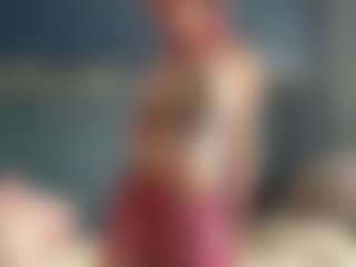 Live cam show with Auesha - College Curvy on live.xheat.ai