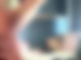 Live cam show with Auesha - Girlnextdoor on Camsoda