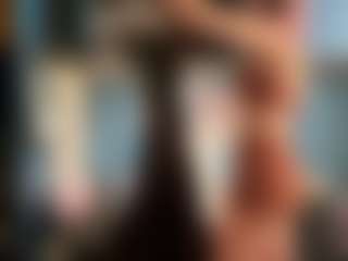 Live cam show with Auesha - Skinny on Camiplay Live