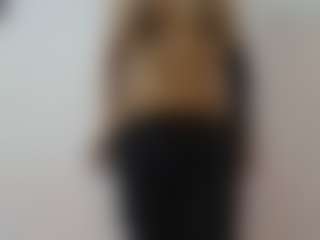 Live cam show with sweetyarora7772 - Tease on sexytreat.net