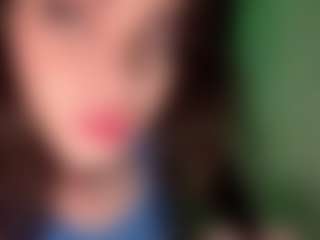YaniraJunk's Live Sex Cam Show