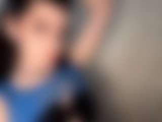 Live cam show with YaniraJunk - Body Massage on Camsoda