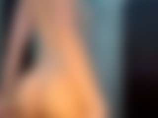 YaniraJunk's Live Sex Cam Show