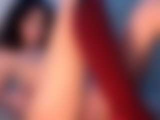 YaniraJunk's Live Sex Cam Show