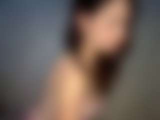 YaniraJunk's Live Sex Cam Show