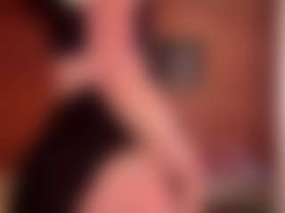 YaniraJunk's Live Sex Cam Show