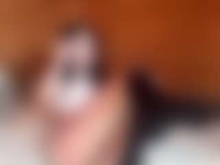 YaniraJunk's Live Sex Cam Show