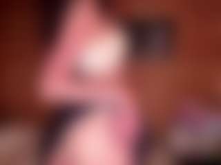 YaniraJunk's Live Sex Cam Show
