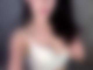 YaniraJunk's Live Sex Cam Show