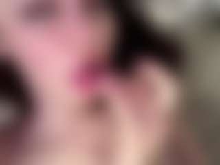 YaniraJunk's Live Sex Cam Show