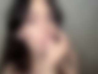 YaniraJunk's Live Sex Cam Show